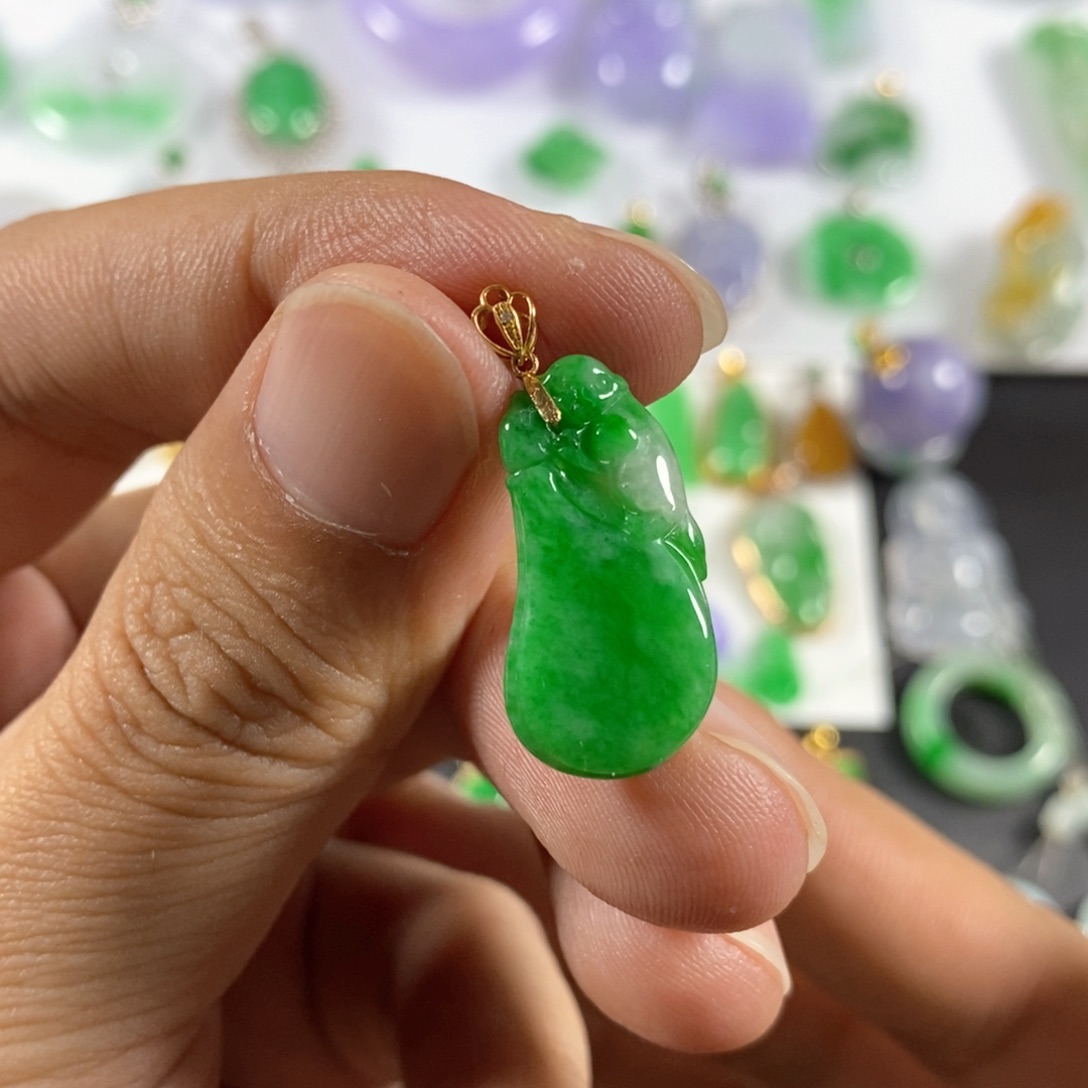 翡翠颈饰18K金镶嵌翡翠