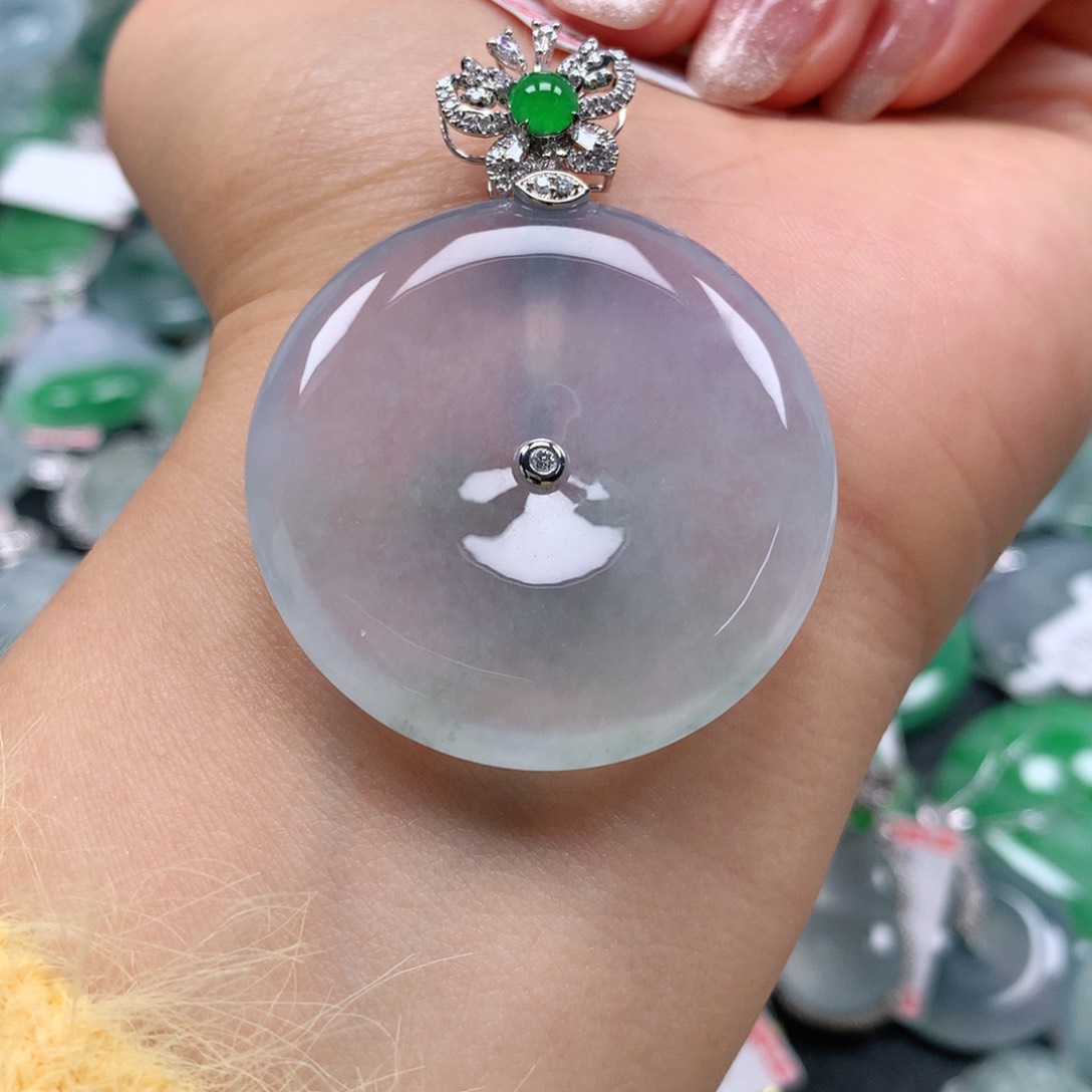 翡翠颈饰18K金镶嵌小*天然翡翠