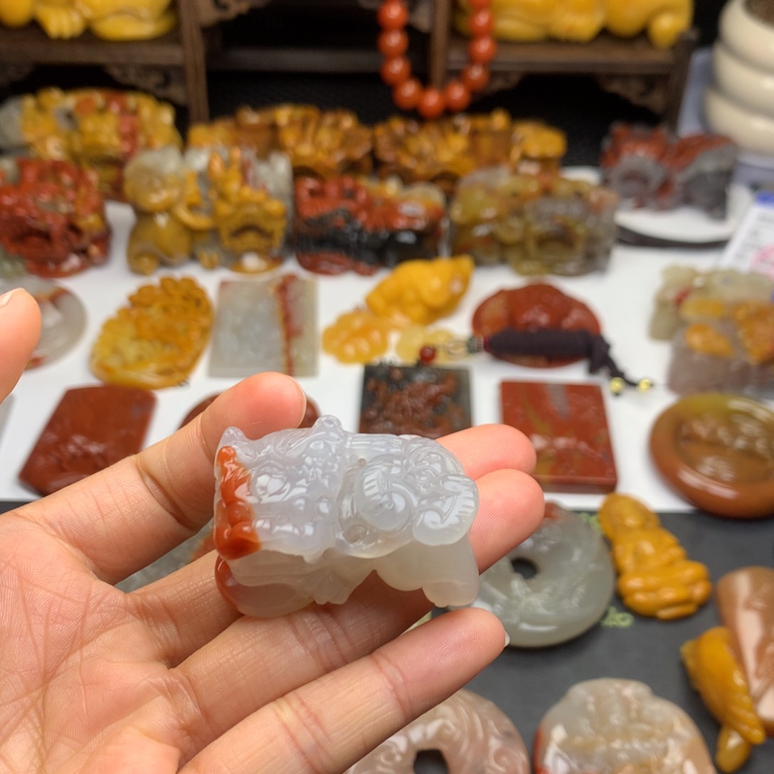 石英质玉（黄龙玉）挂件未镶嵌