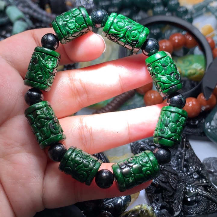 翡翠颈饰未镶嵌保真天然A货翡翠