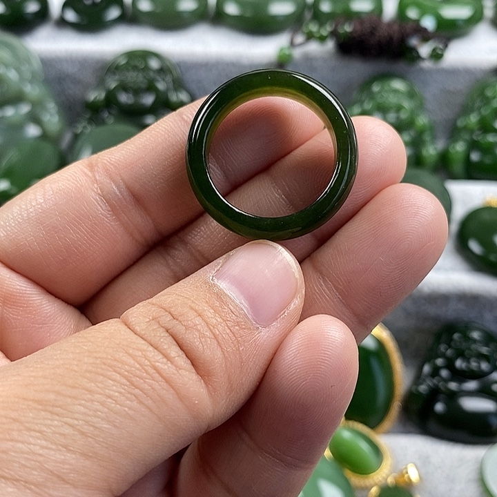 和田玉（碧玉）未镶嵌颈饰19.7