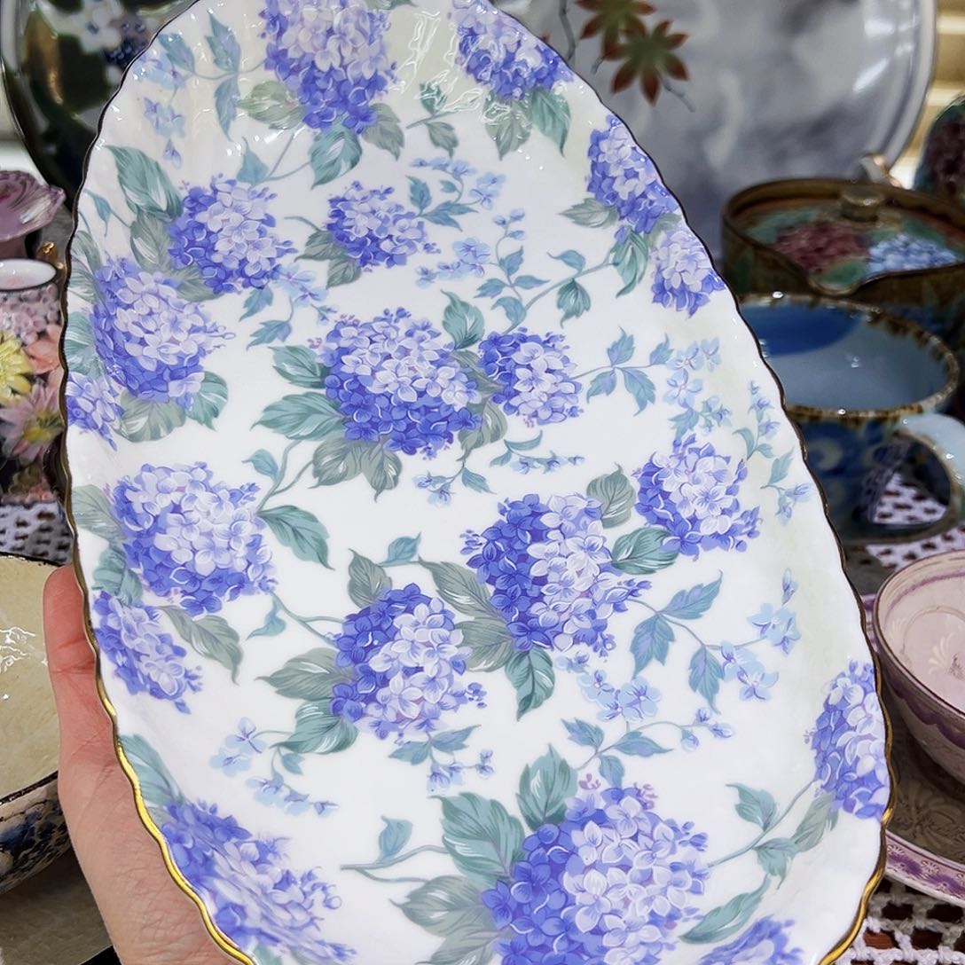 咖啡杯和茶杯是我们学校一块