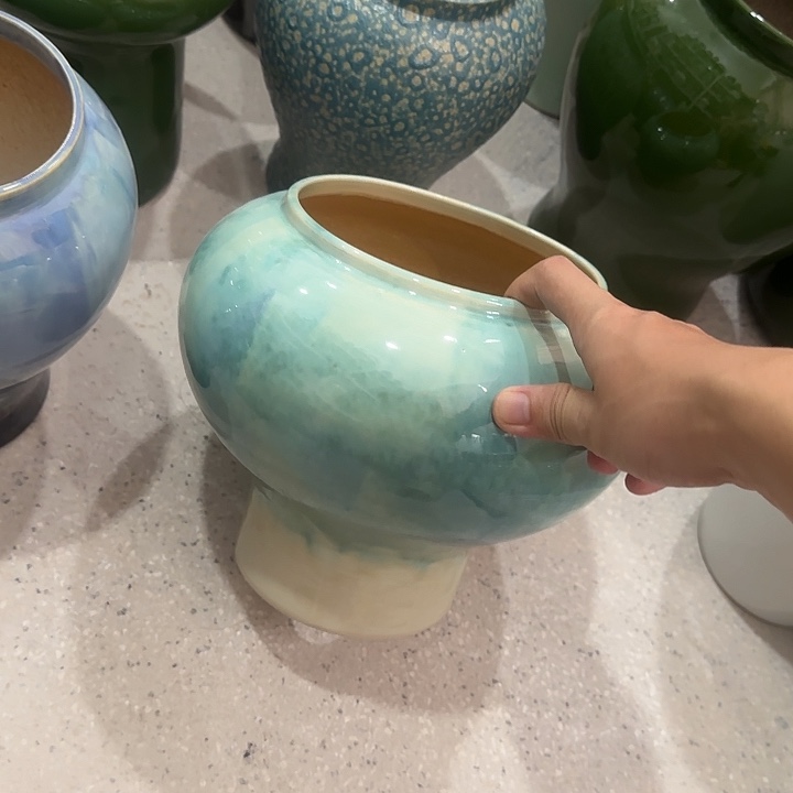 白泥花盆微瑕有孔