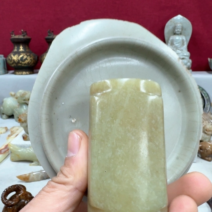 摆件v v h h v g j b b