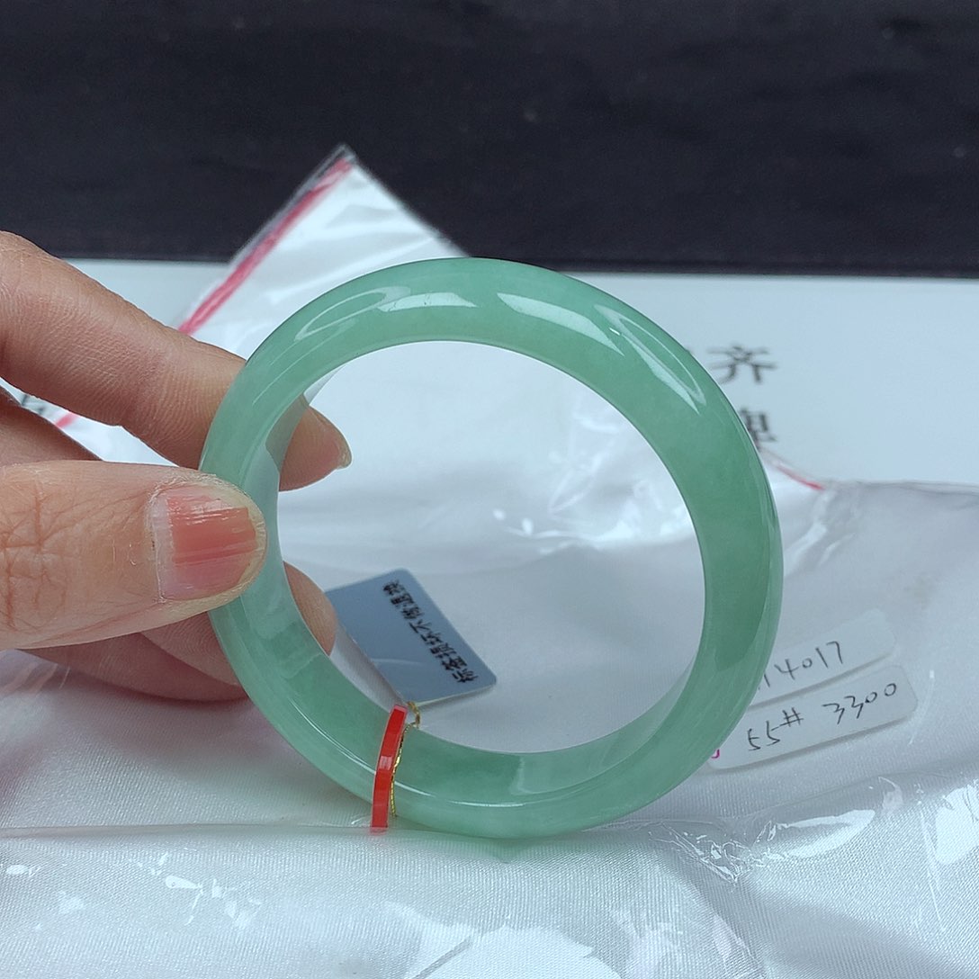 翡翠手镯未镶嵌55圈4017