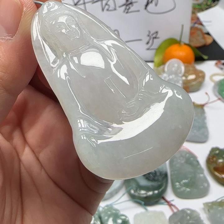颈饰未镶嵌翡翠素衣