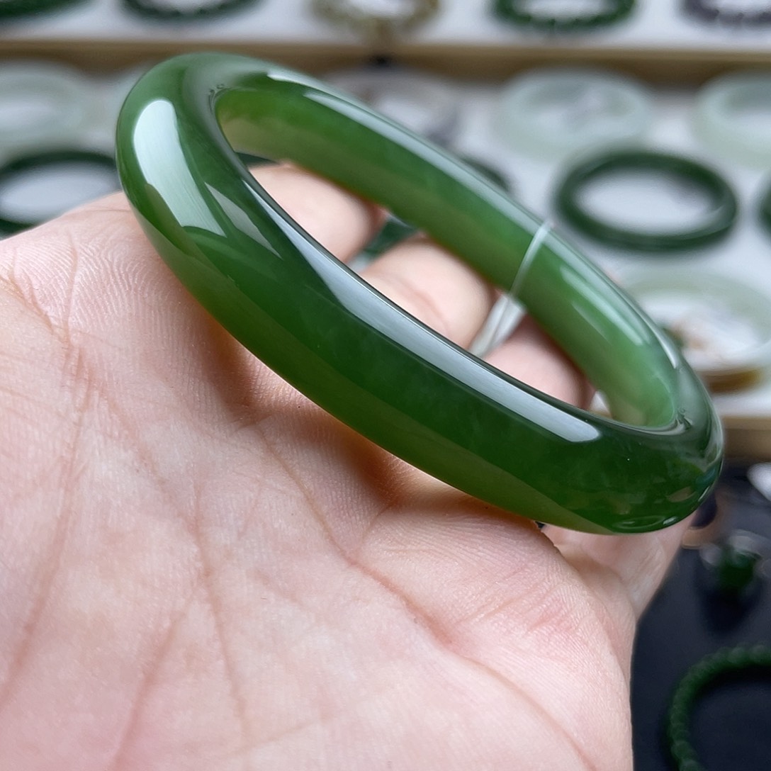 和田玉（碧玉）手镯未镶嵌