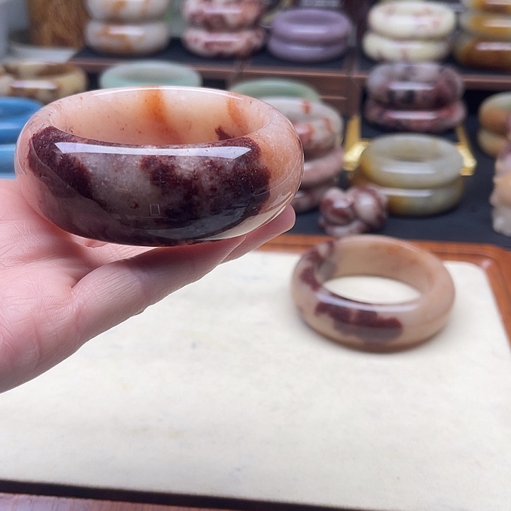 石英质玉未镶嵌手镯