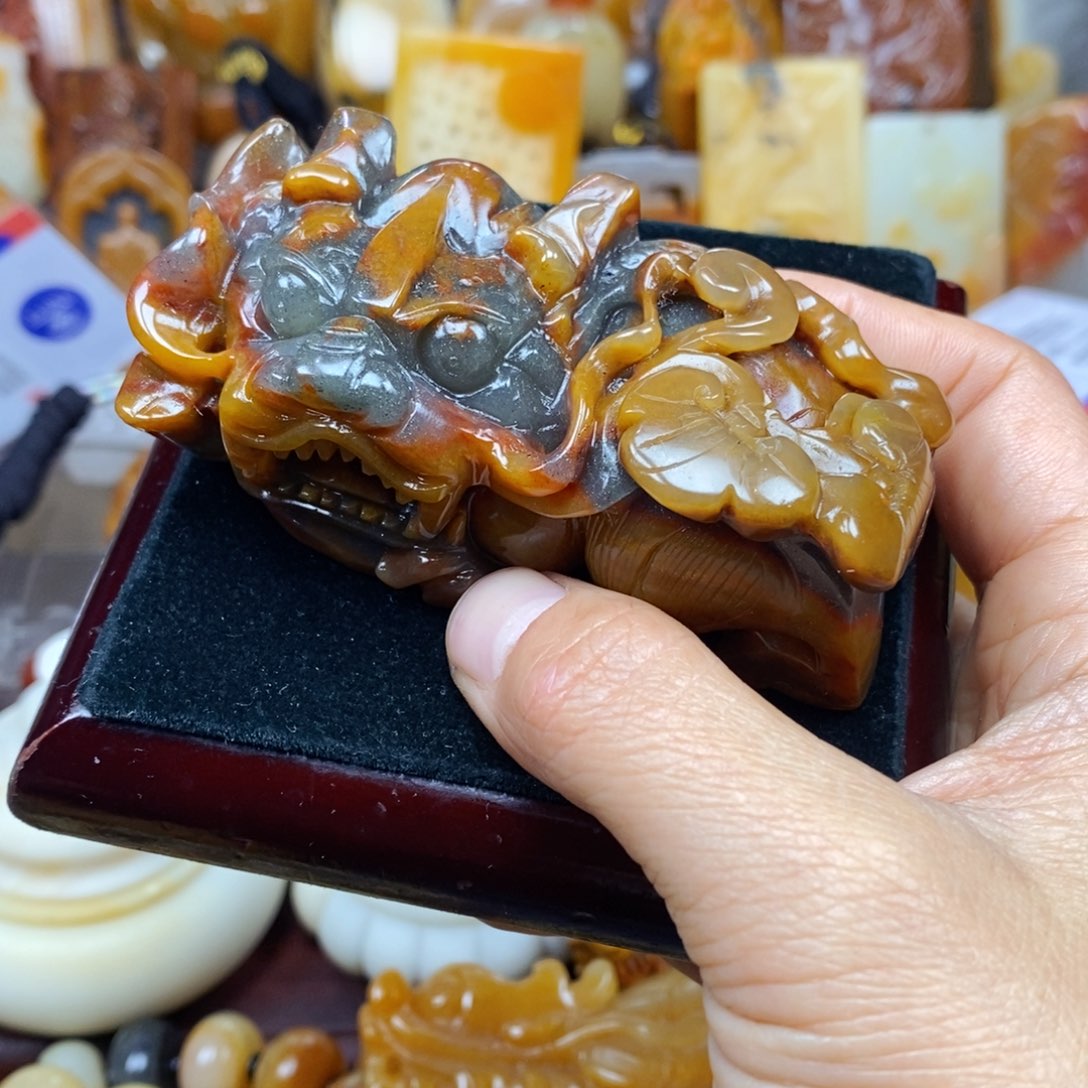 石英质玉颈饰未镶嵌