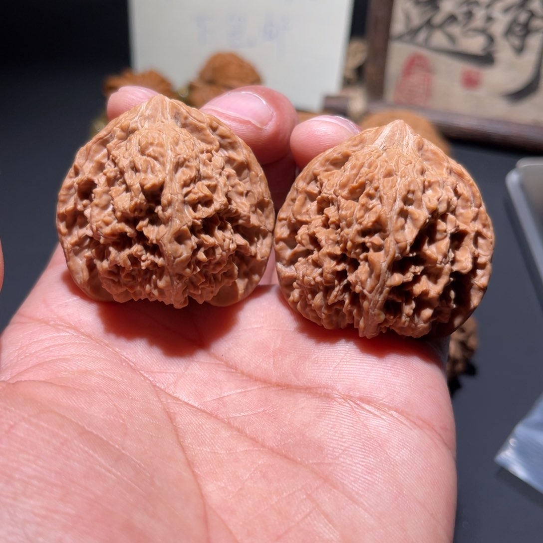 文玩核桃把件阿*满天星