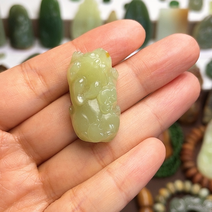 岫岩河磨玉（透闪石质玉）未镶嵌颈饰