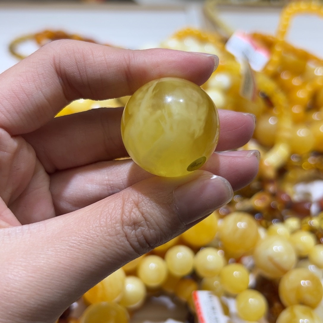 琥珀珠宝奇石未镶嵌