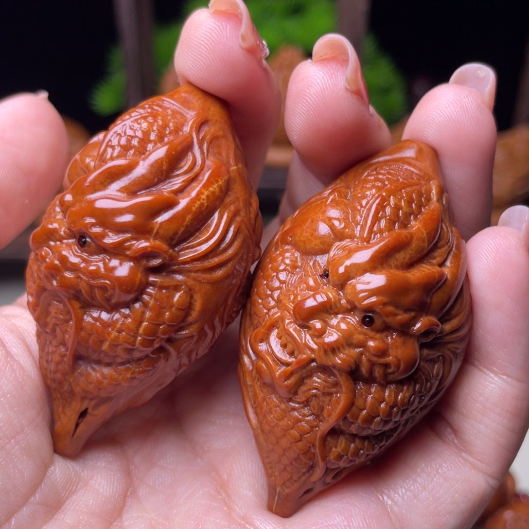 吊坠橄榄核双面龙手球