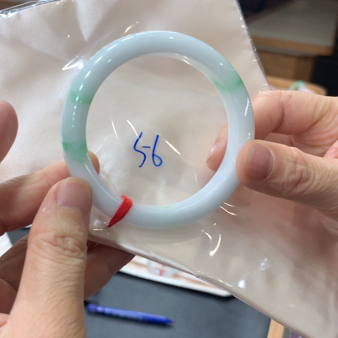 翡翠未镶嵌手镯翡翠