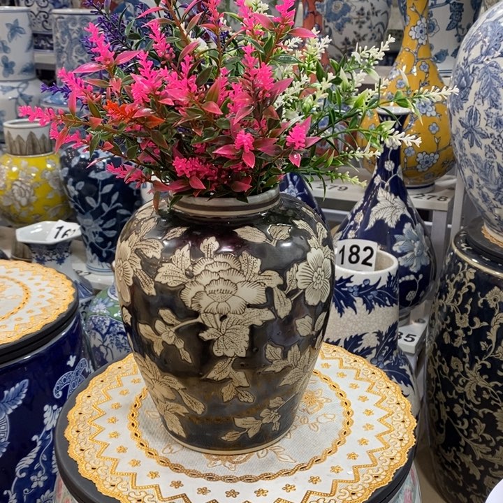 【闪购商品】摆件手绘花瓶。。。。高度21厘米