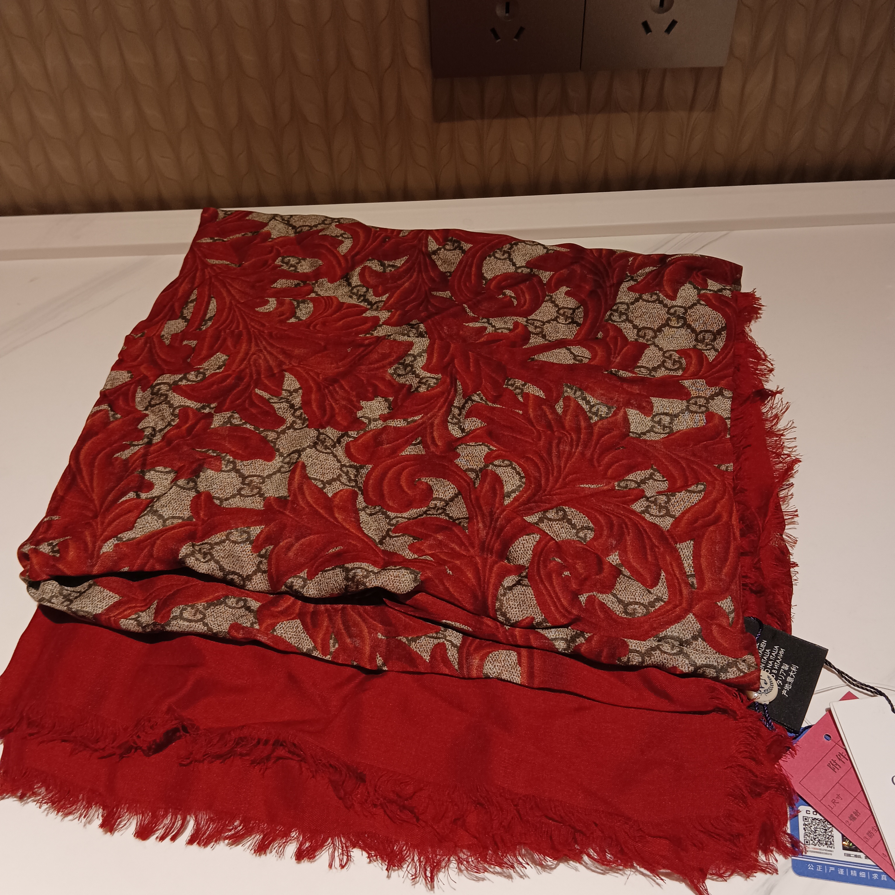 99新 GUCCI/古驰 包展专属 古驰老花红花丝巾围巾 