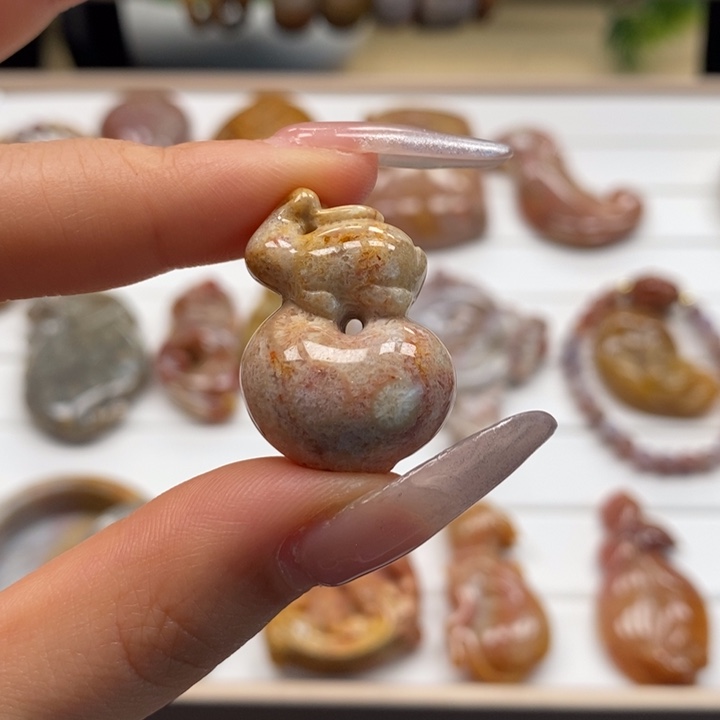 硅化玉颈饰未镶嵌小鹿。16号链接