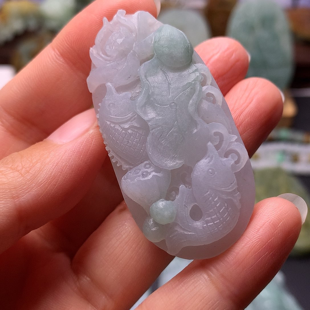 定制翡翠未镶嵌鱼