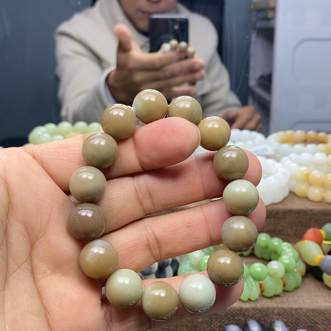 和田玉（糖玉）未镶嵌手链