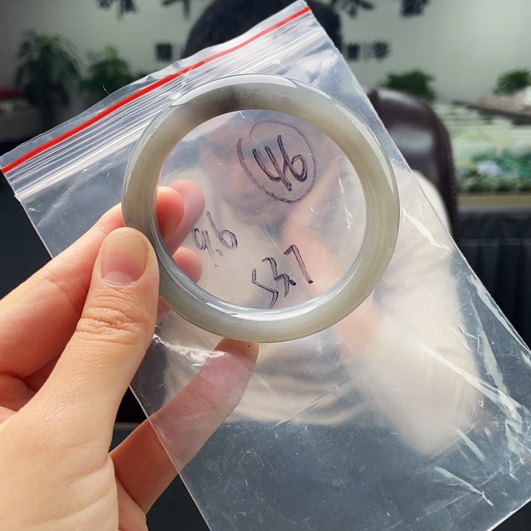 和田玉未镶嵌手镯拍一发一