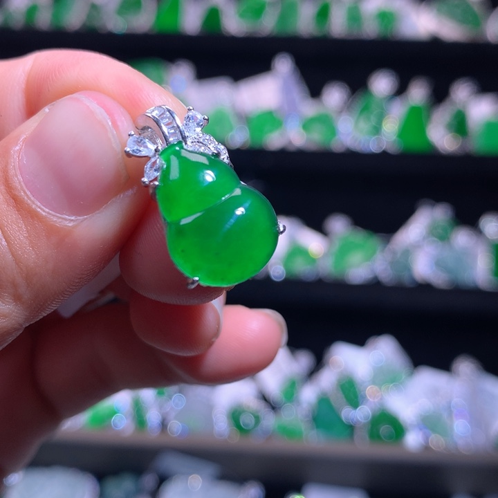 【闪购商品】颈饰银S925镶嵌翡翠天然翡翠