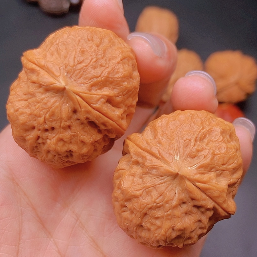 【闪购商品】文玩核桃吊坠蛇皮元宝40尺