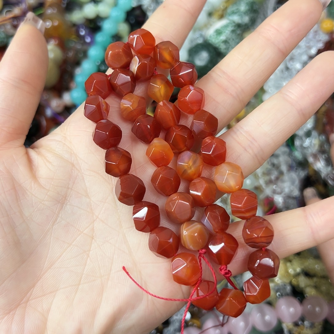 玛瑙/玉髓未镶嵌珠宝半成品，A级卡10柿子红玛瑙切面一条