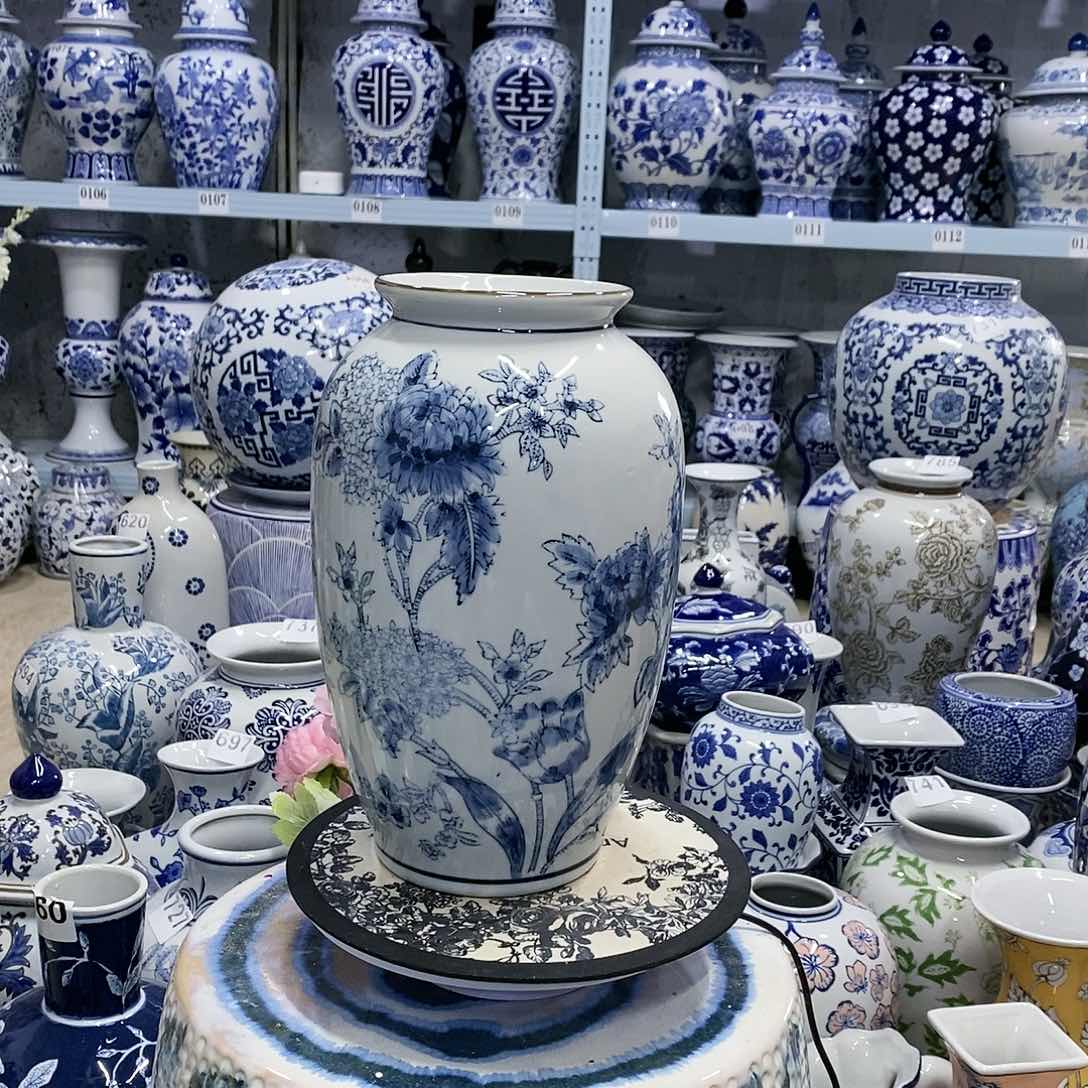 【闪购商品】摆件萝卜瓶瓷器………………………………