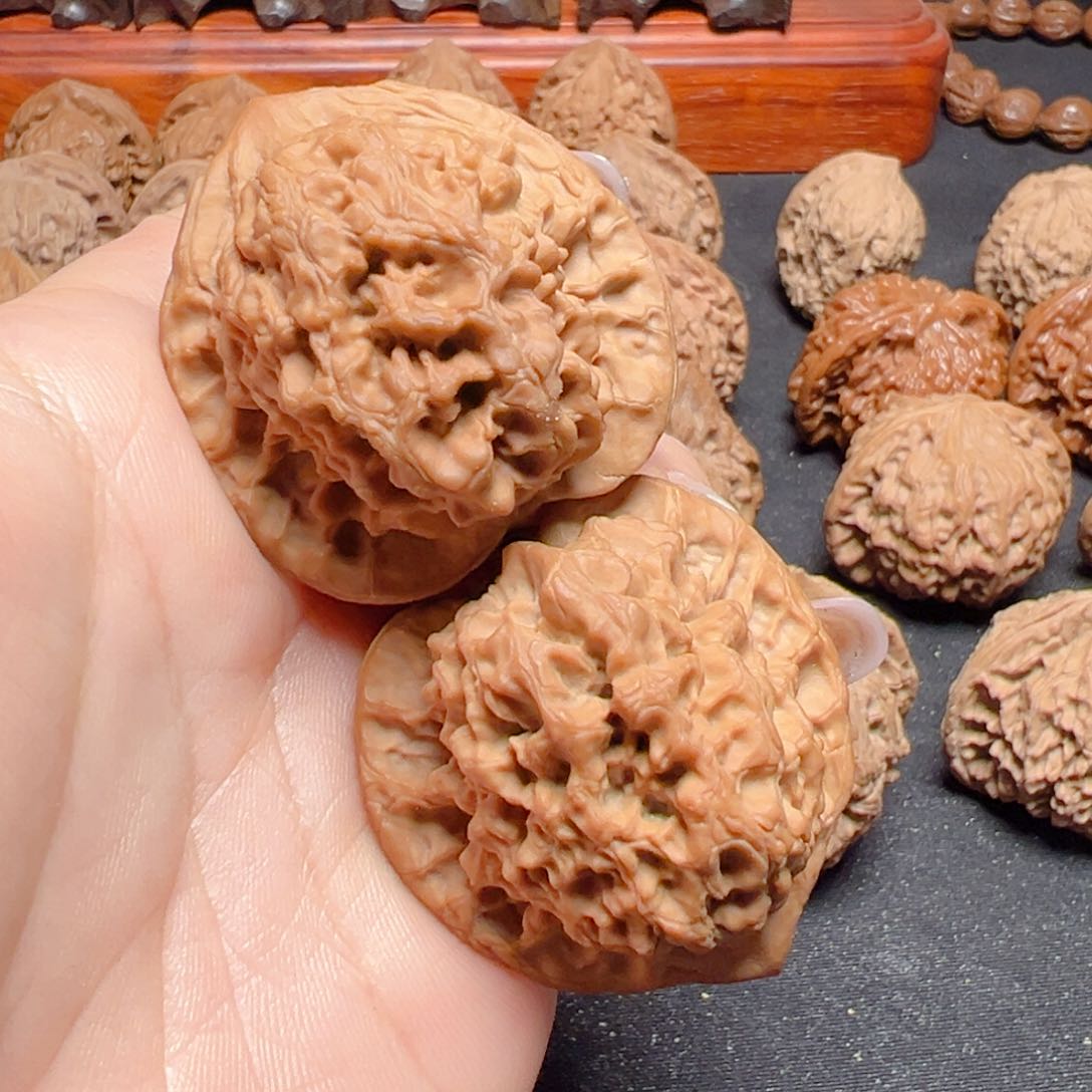 文玩核桃把件红钻37