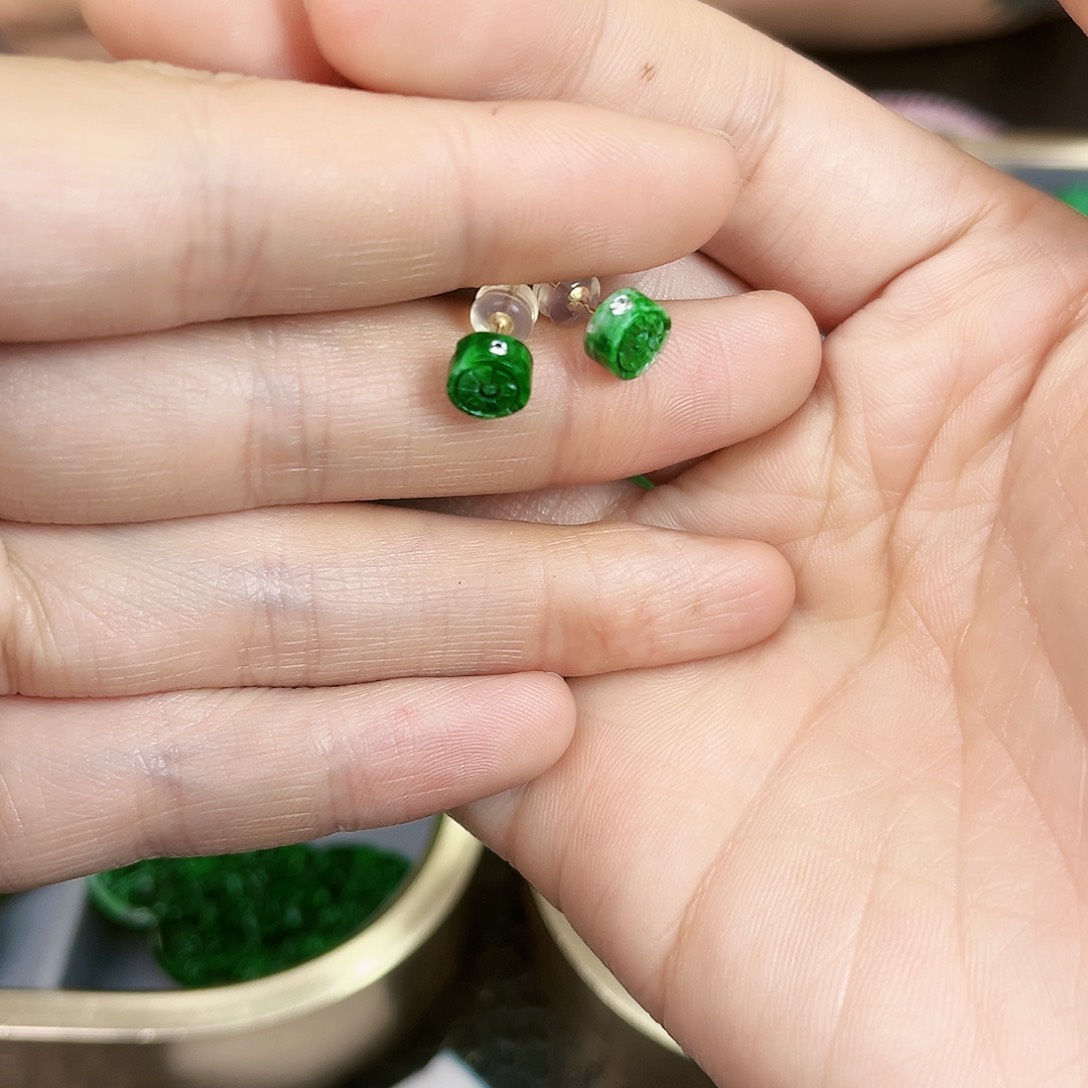 翡翠耳饰18K金镶嵌耳饰