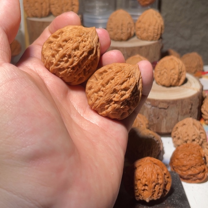 文玩核桃吊坠原树凌云鸡心34