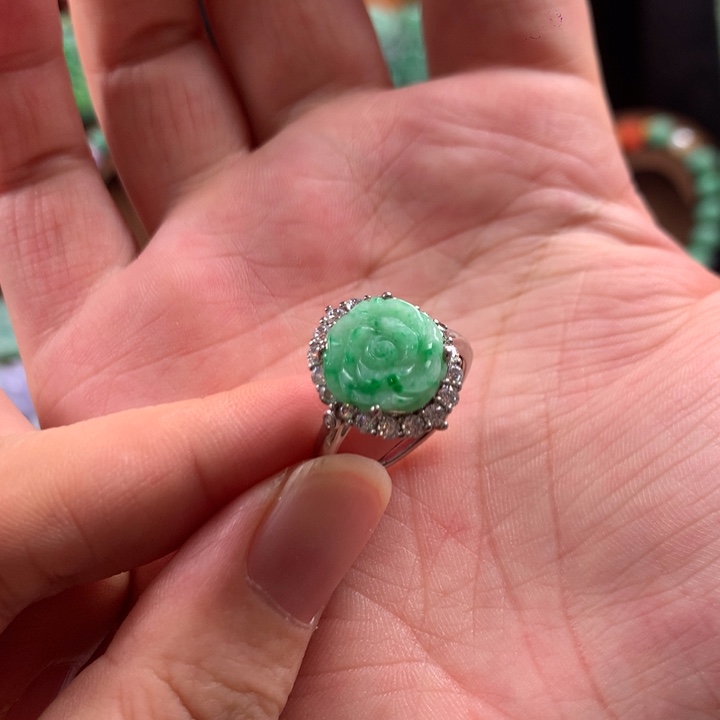 翡翠未镶嵌戒指戒指