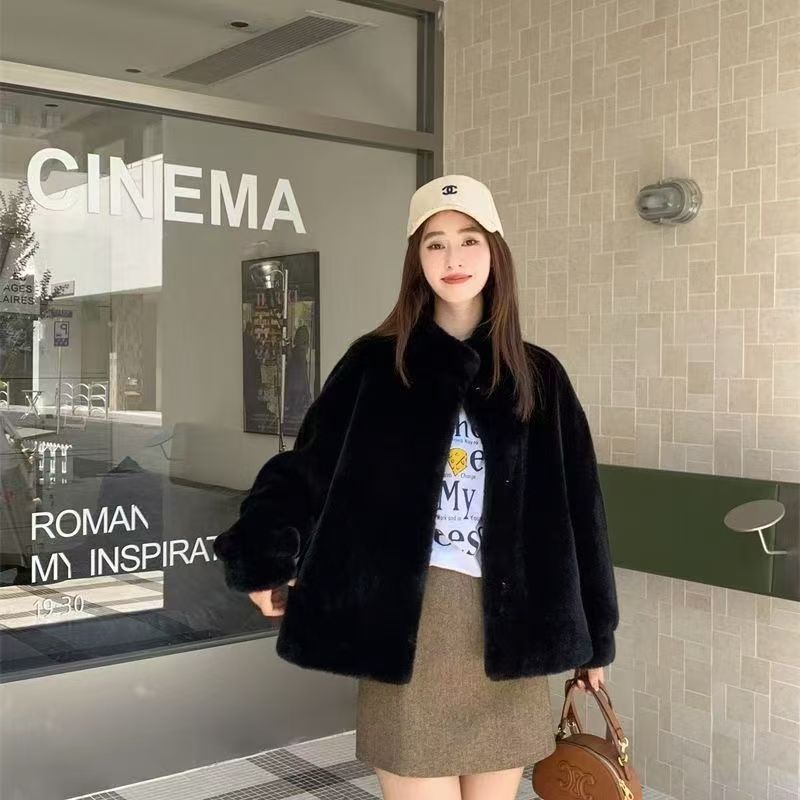 立领冬季宽松型短款厚款女短外套秋冬女装上衣环保皮毛一体毛外套