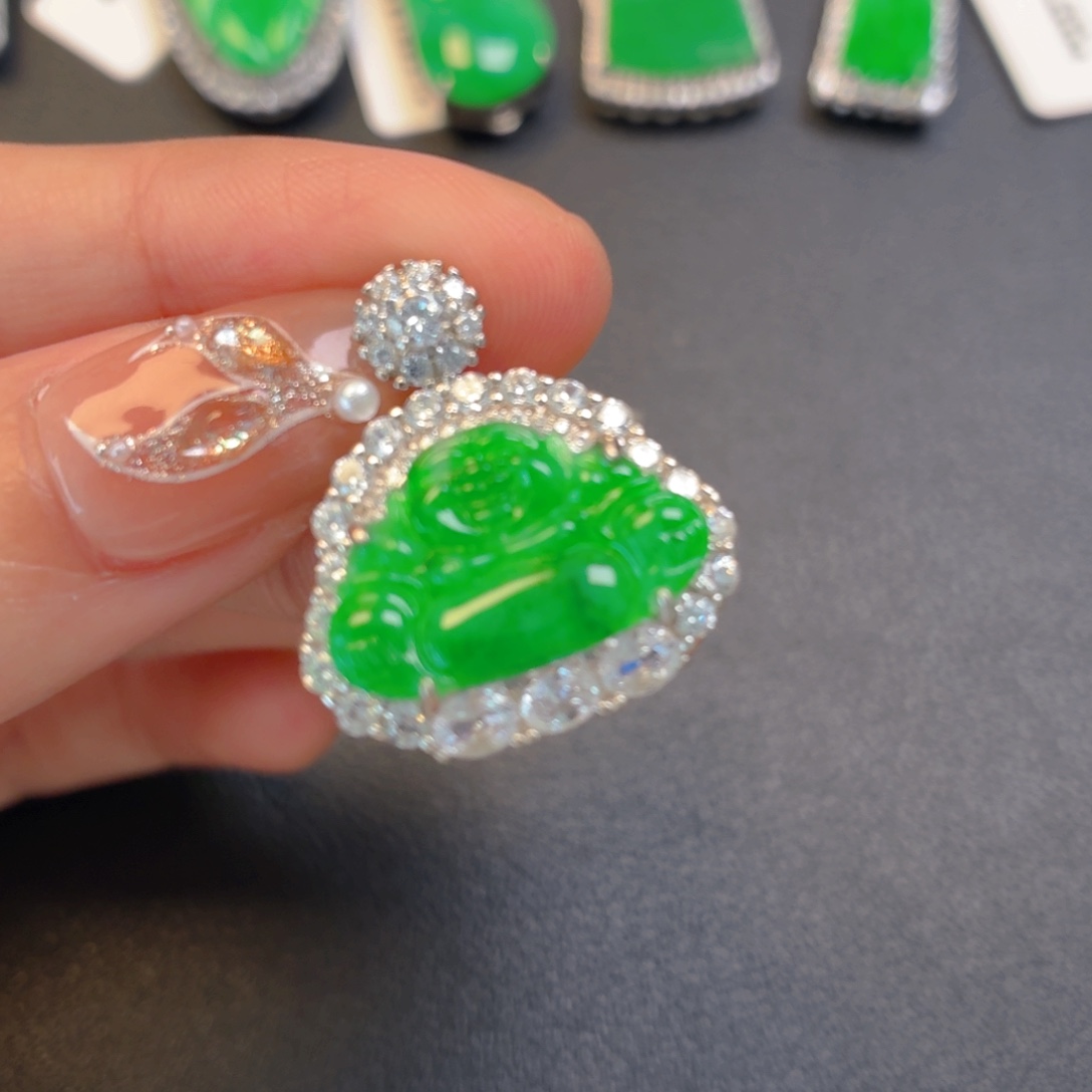 ****岁翡翠银S925镶嵌颈饰