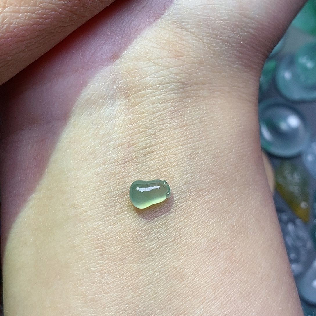 翡翠颈饰未镶嵌沐*翡翠