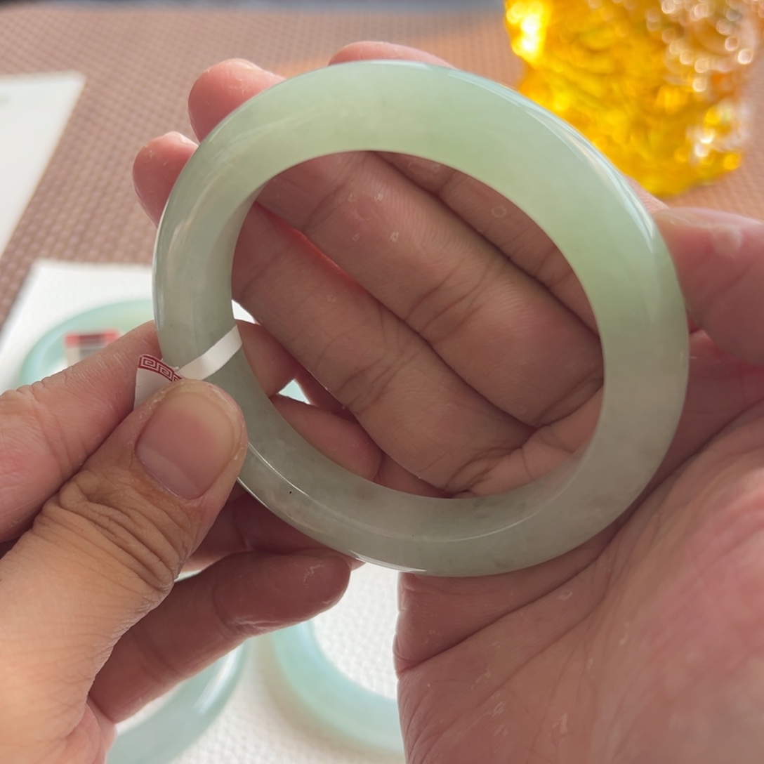 翡翠未镶嵌手镯31号57