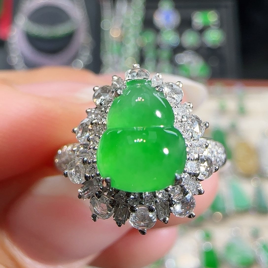 翡翠吊坠(不含链)18K金镶嵌