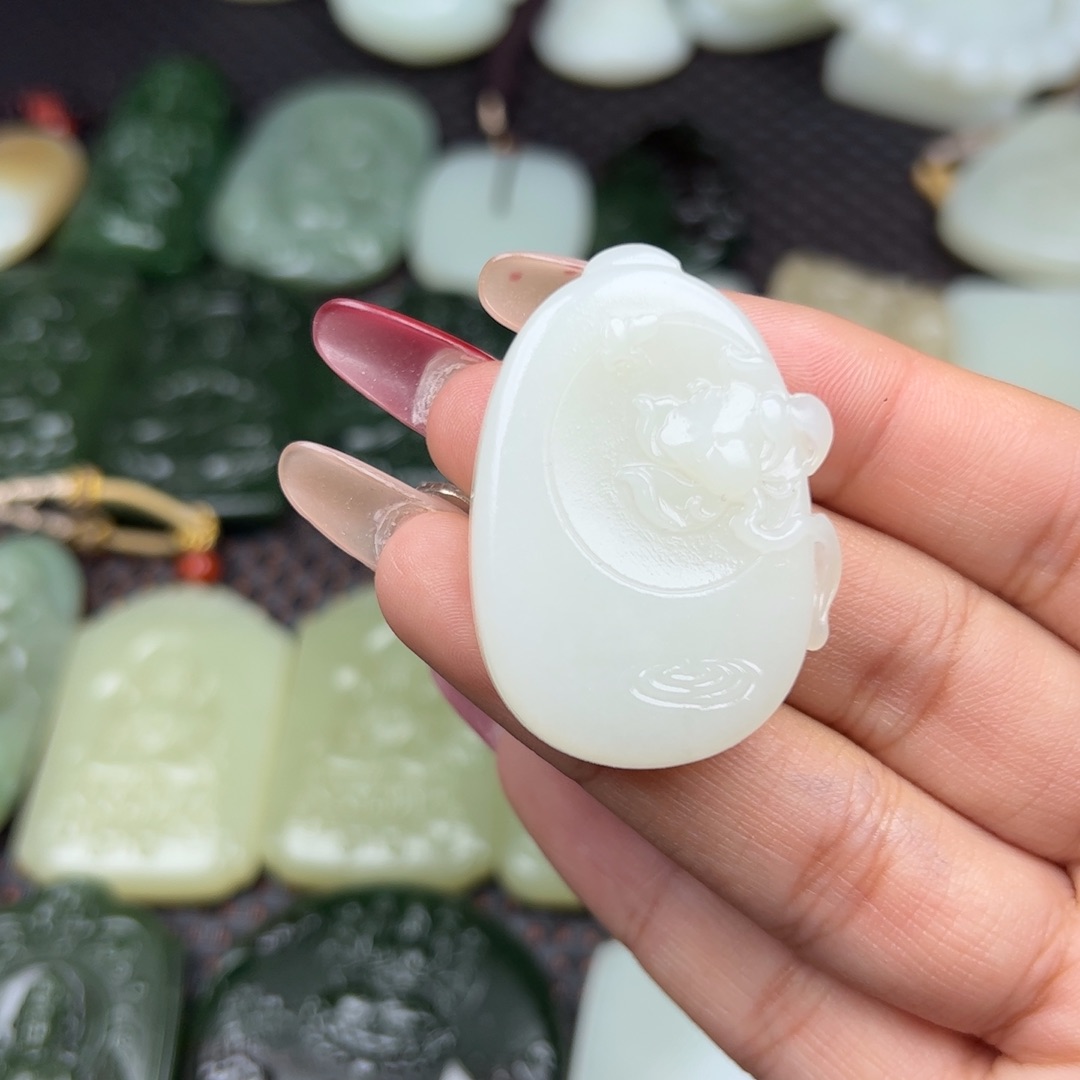 和田玉吊坠未镶嵌