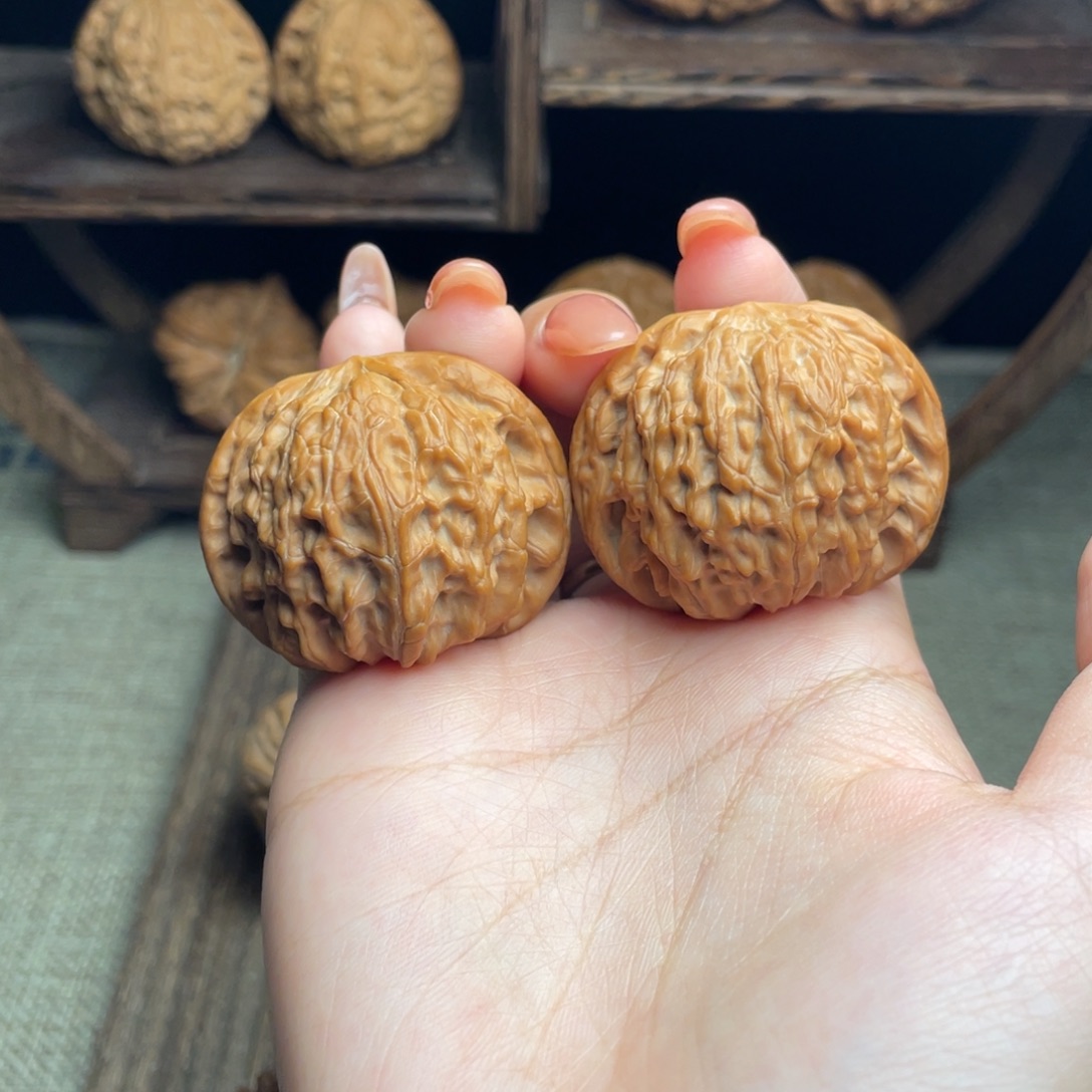 一***妳文玩核桃吊坠磨盘40