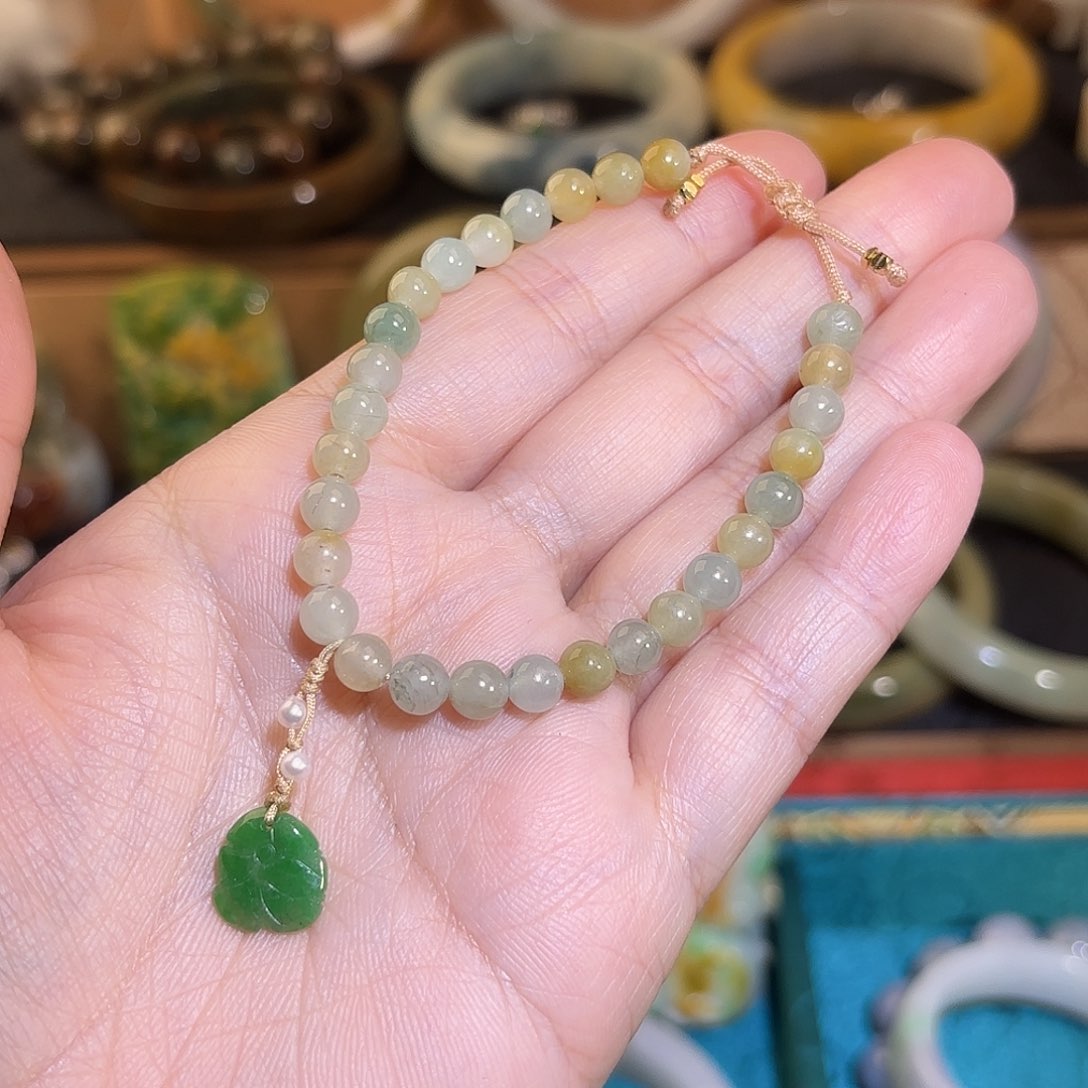 翡翠颈饰未镶嵌冰糖雪梨