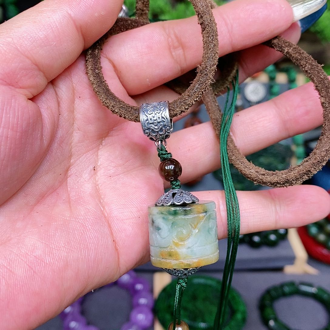 翡翠颈饰银S925镶嵌漂亮美眉