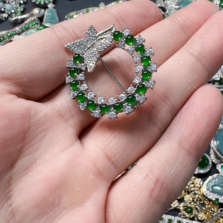 翡翠颈饰未镶嵌天然A货翡翠放漏