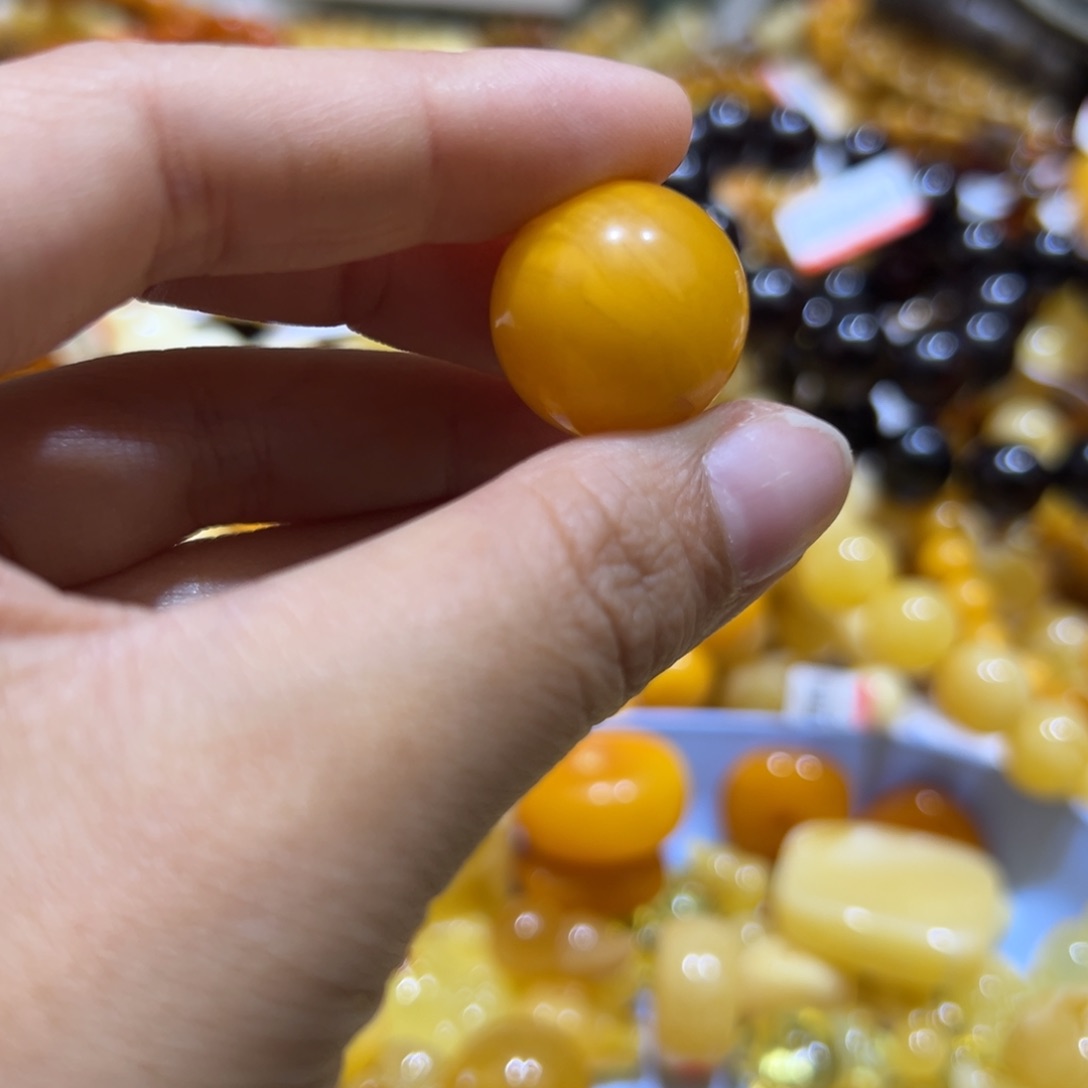 琥珀珠宝奇石未镶嵌