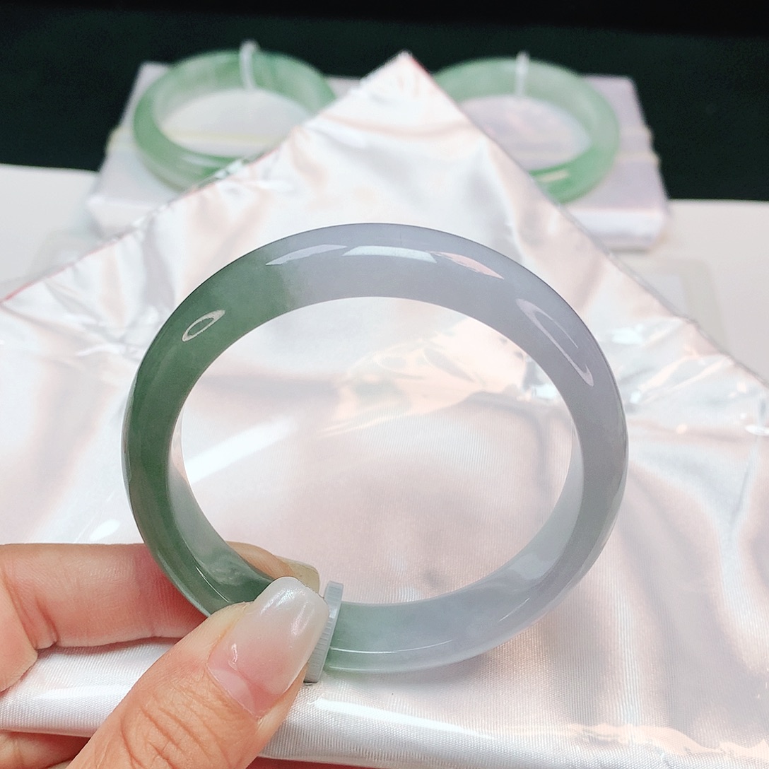 翡翠未镶嵌手镯 正圈55+ 半山水