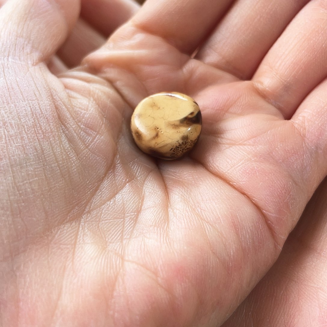 琥珀颈饰未镶嵌蜜蜡吊坠