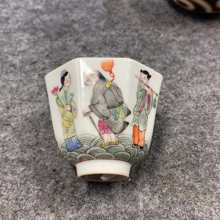 陶瓷茶杯一个完整