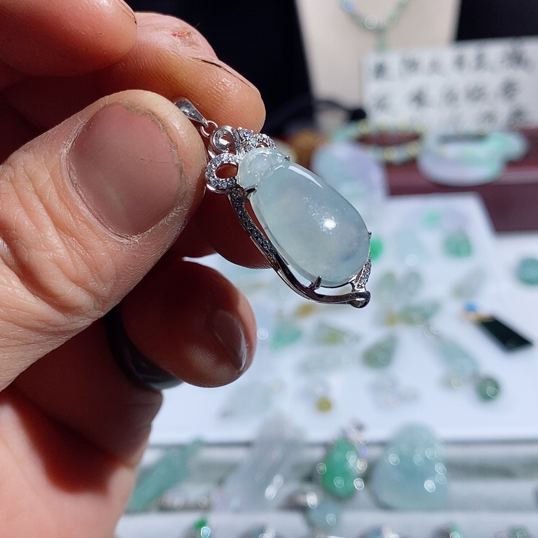 翡翠颈饰银S925镶嵌福贝