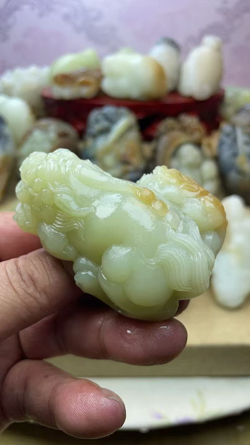 天然和田玉新疆料貔貅料子细腻雕工精美