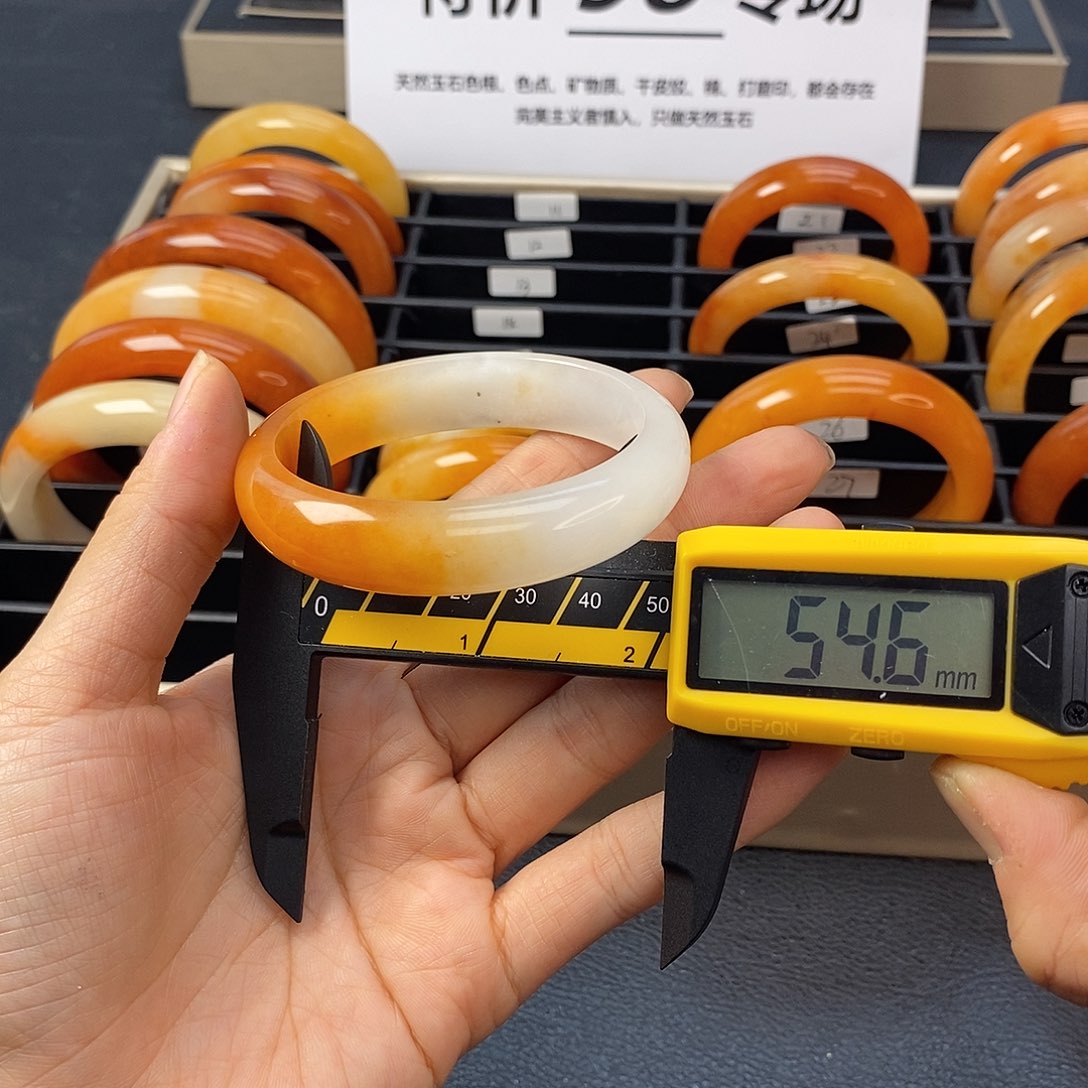 未镶嵌石英质玉（黄龙玉）手镯16号茄子山金沙老油红如血黄龙