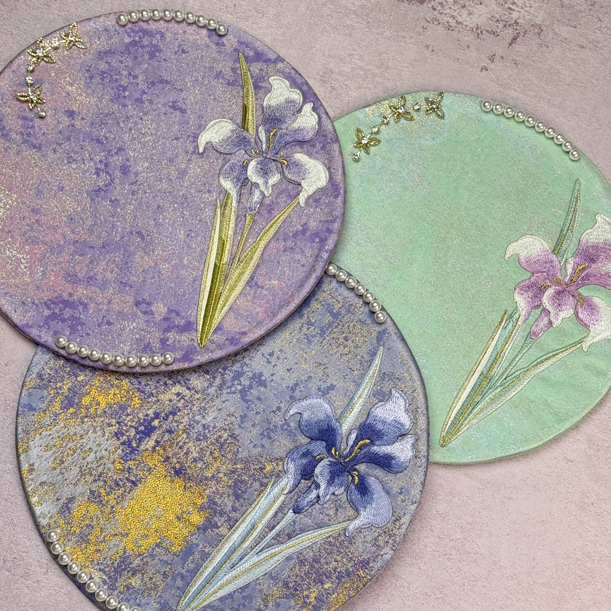 鎏金粉紫鸢尾钉珠圆形茶席 直径27cm